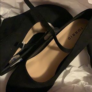 Black Mary Jane Platform shoes